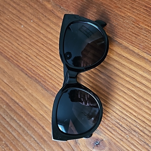 Buffalo Bills Black Sunglasses Women's - Picture 3 of 5